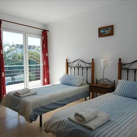 In Puerto Del Carmen Sleeps 6 Includes Swimming Pool プエルト・デル・カルメン