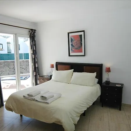 ヴィラ In Puerto Del Carmen Sleeps 6 Includes Swimming Pool プエルト・デル・カルメン