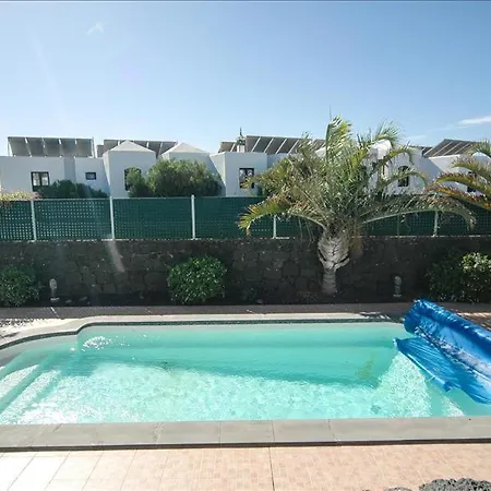 In Puerto Del Carmen Sleeps 6 Includes Swimming Pool プエルト・デル・カルメン