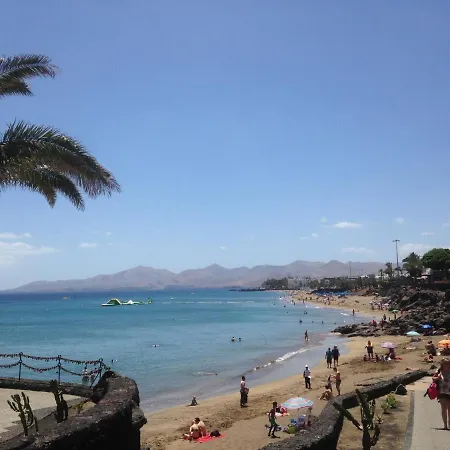 In Puerto Del Carmen Sleeps 6 Includes Swimming Pool ヴィラ