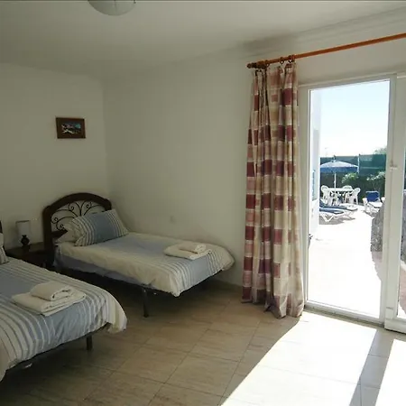 فيلة In Puerto Del Carmen Sleeps 6 Includes Swimming Pool